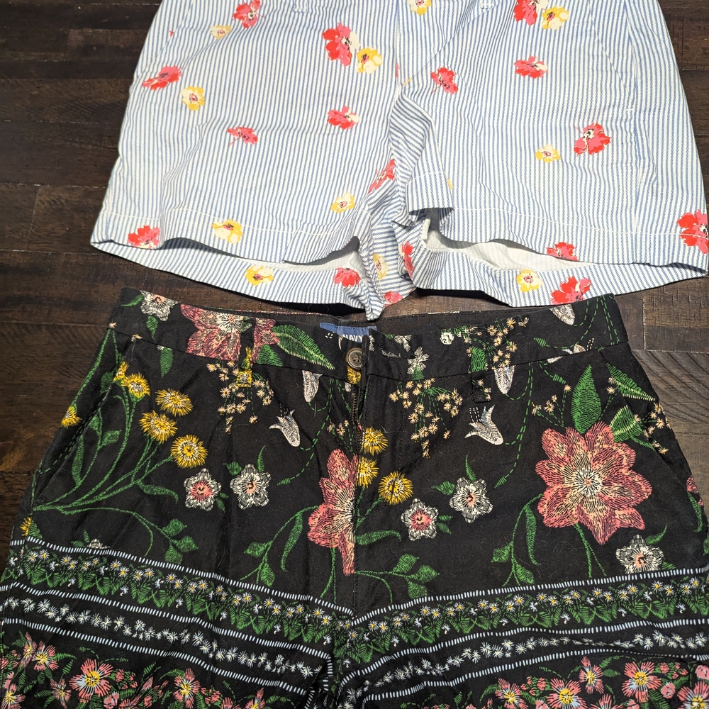 Floral Patterned Women Shorts
